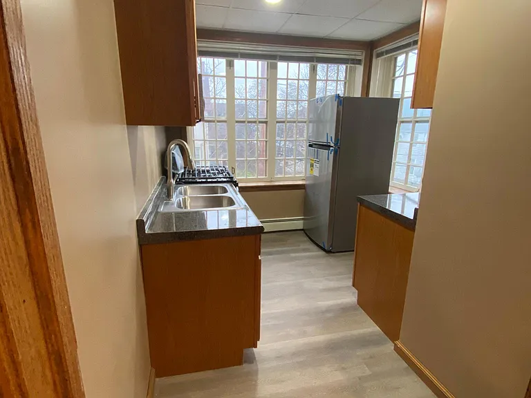 1624 Genesee St #6 — Photo 10