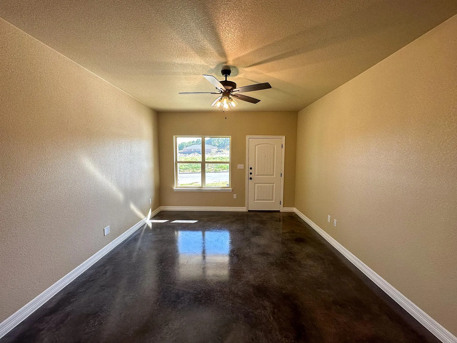 1220 Antelope Trl — Photo 1