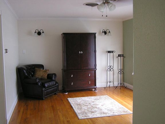 3rd image of 4706 Cambray Dr