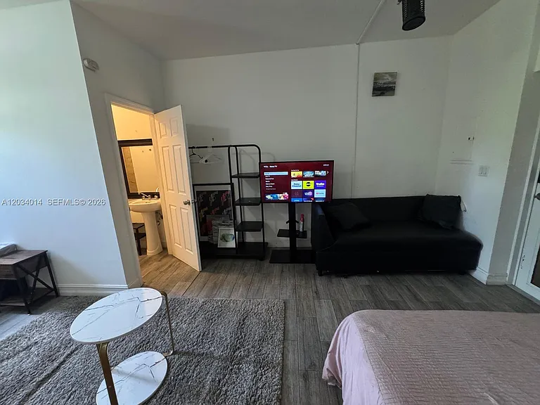 11 NW 47th Ter #1B — Photo 14