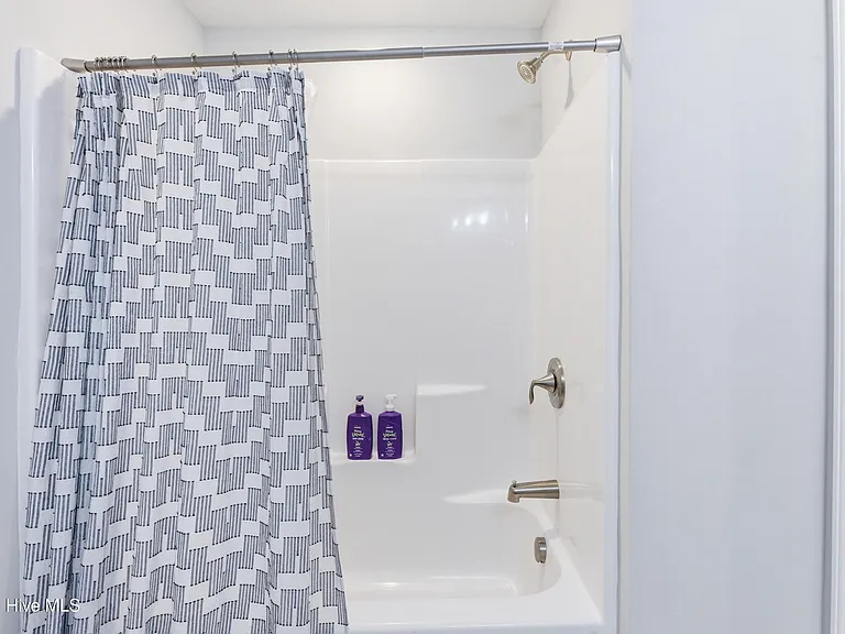 4406 Finch Ln — Photo 28