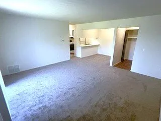 Perry Place Apartments — Photo 38