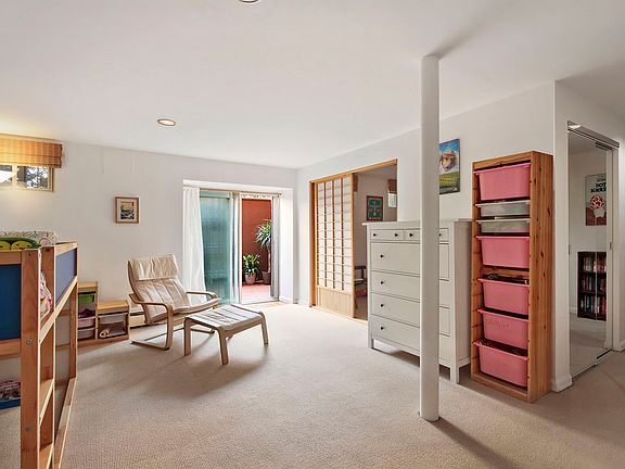 5th image of 426 13th St APT 1E