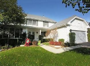 316 Sutcliff Cir, Vernon Hills, IL