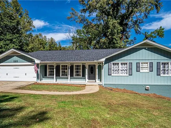 5205 Corinth Cir, Stone Mountain, GA 30087