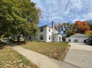 354 Ferson Ave #B, Iowa City, IA 52246