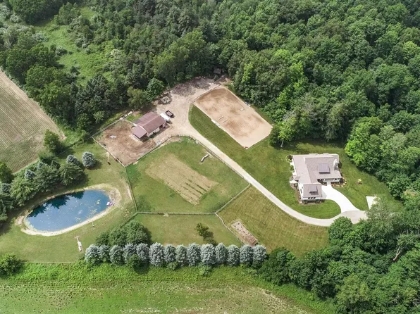 6710 Talbot Dr, Almont, MI 48003