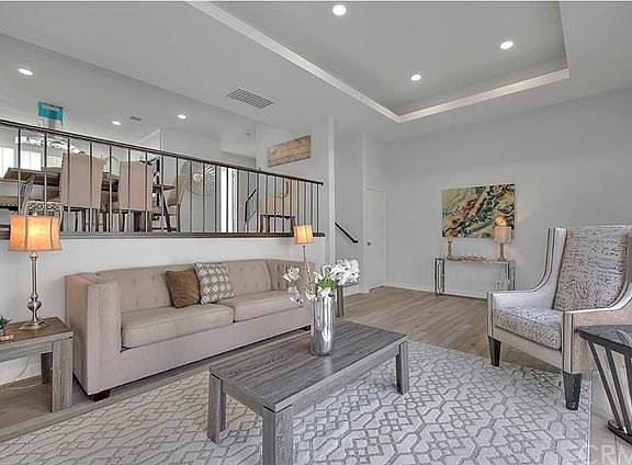 5th image of 9563 Broadway APT 3
