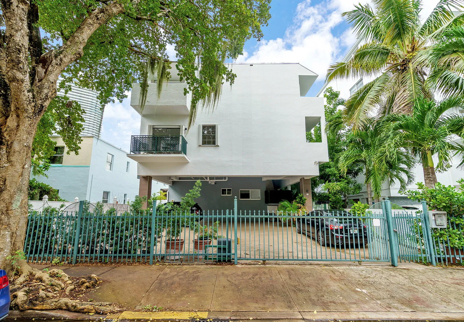 2 bed, 1.5 bath, $3,200 — Photo 1