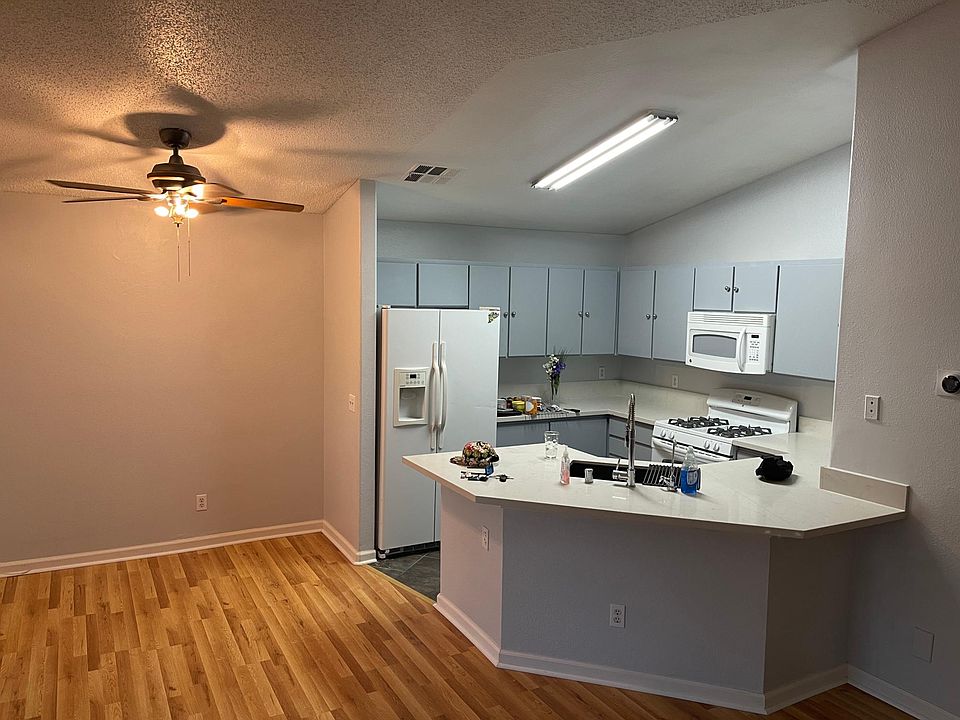 1st image of 7905 Lago Vista Ln Unit 202