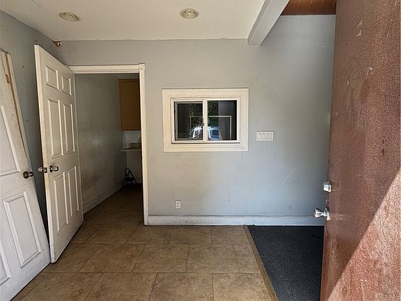 3rd image of 200 N Brookhurst St