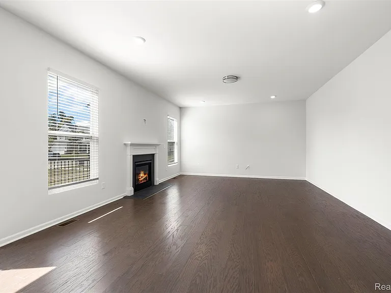 3449 Haverford Dr — Photo 10