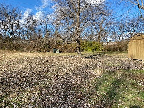 2nd image of 1182 Meadowview Dr