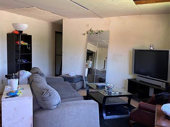 4th image of 1437 E Park Pl
