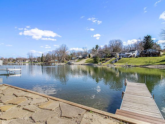 2nd image of 11821 Killarny Cir