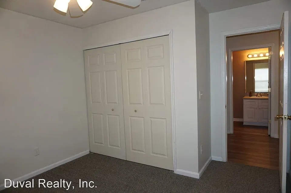 3 bed, 1351 sqft, $775 — Photo 2