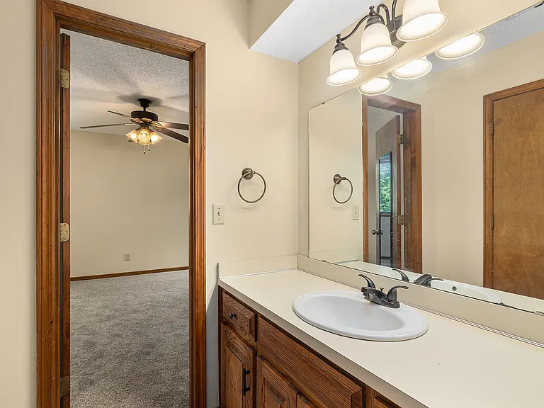 3753 N Pickwick Ave — Photo 26