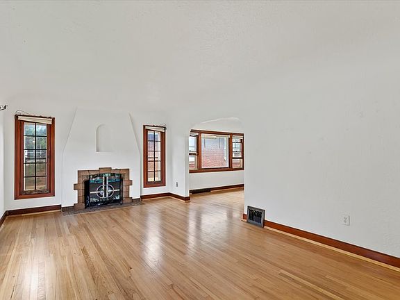 3rd image of 2737 Harrison Blvd