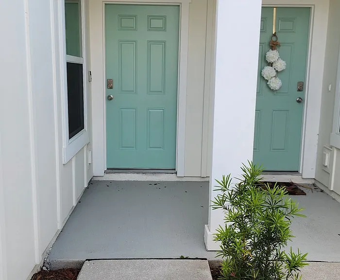 37 Temple Dr — Photo 2