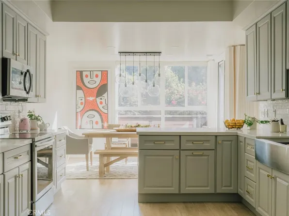 3200 W Riverside Dr Unit C, Burbank, CA 91505