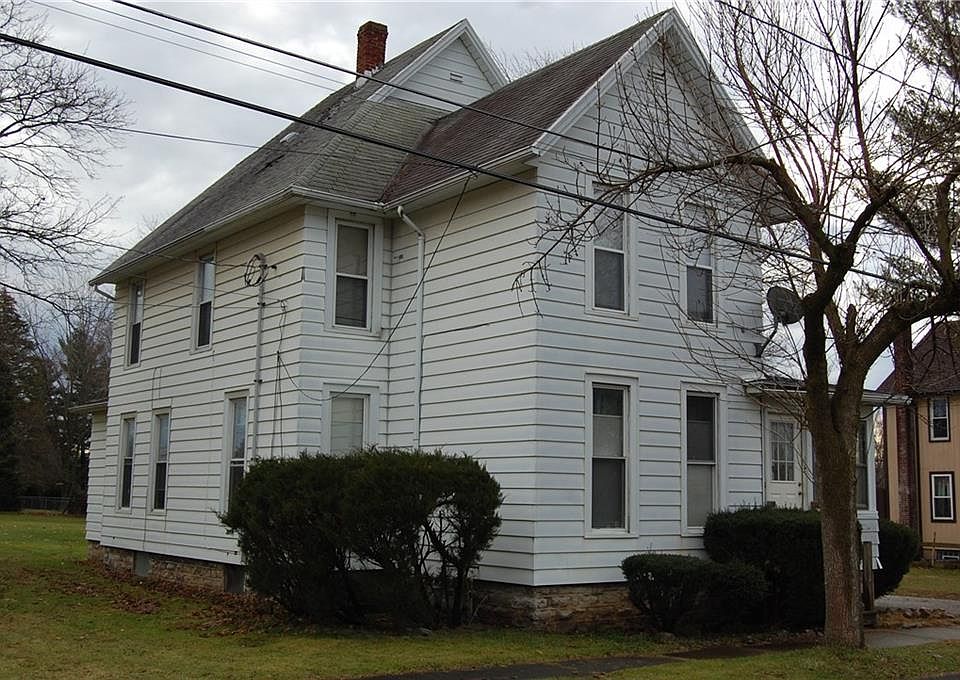 2nd image of 48 Buell St
