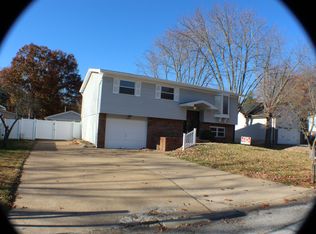 1963 Lone Pine Dr, Arnold, MO