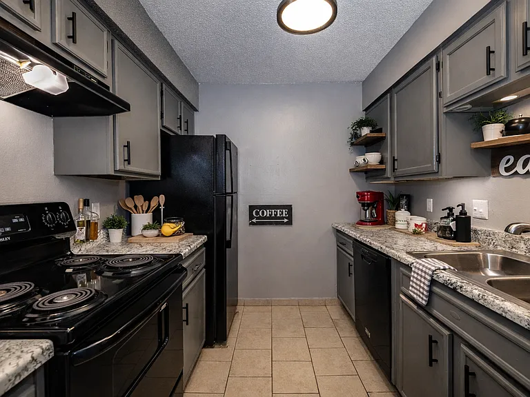 Cimarron Apartments — Photo 34