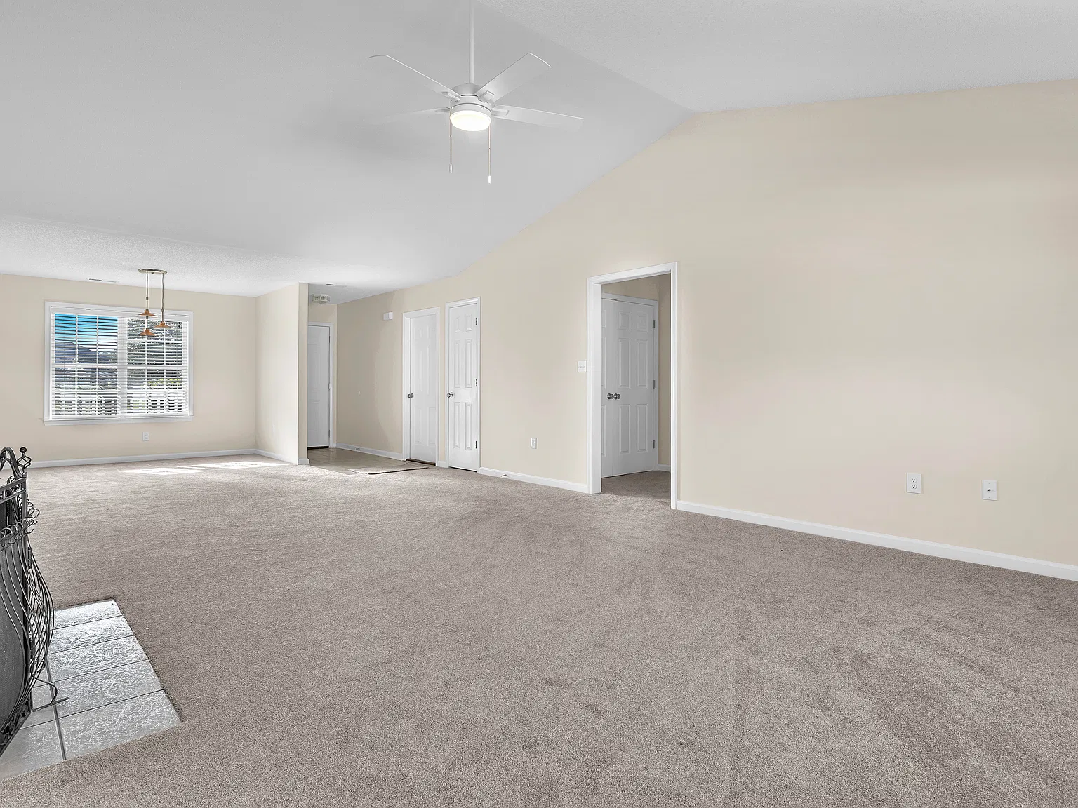 3 bed, 1651 sqft, $2,100 — Photo 4