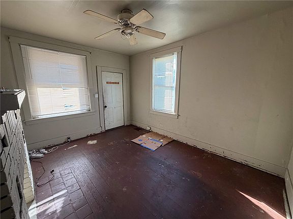5th image of 106 Meadow St