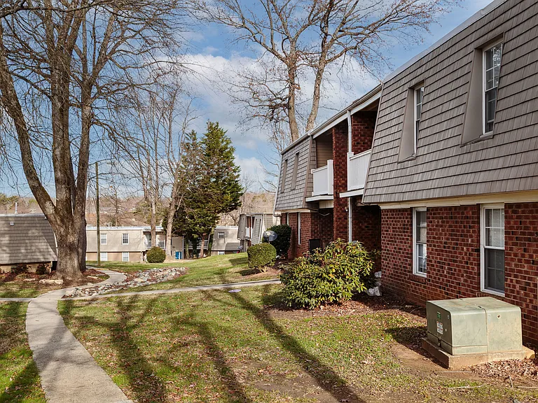 New Irving Heights Landscaping | Apartments For Rent in Greensboro,NC