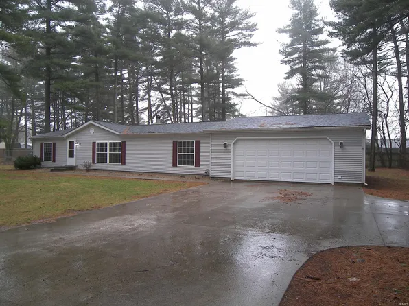 2631 E Pine Dr, Warsaw, IN 46582