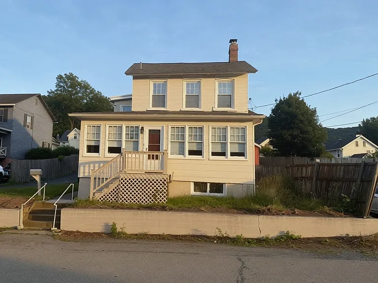 130 Spring Valley St — Photo 14