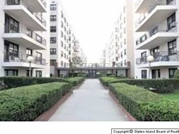 3090 Voorhies Avenue image 1 of 4