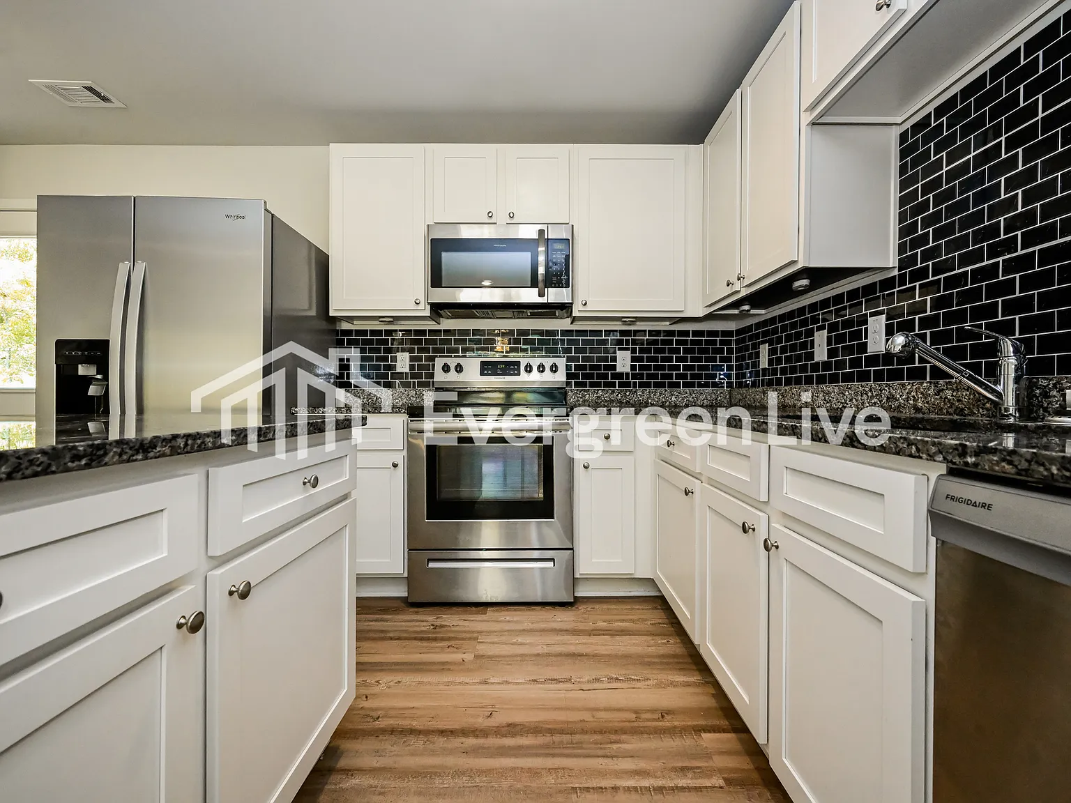 4 bed, 2.5 bath, 1800 sqft, $1,845 — Photo 4