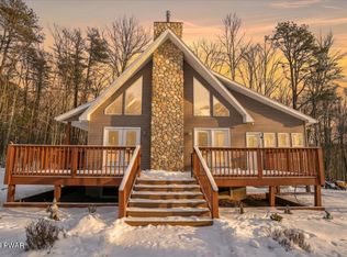 121 Karl Hope Blvd, Lackawaxen, PA 18435