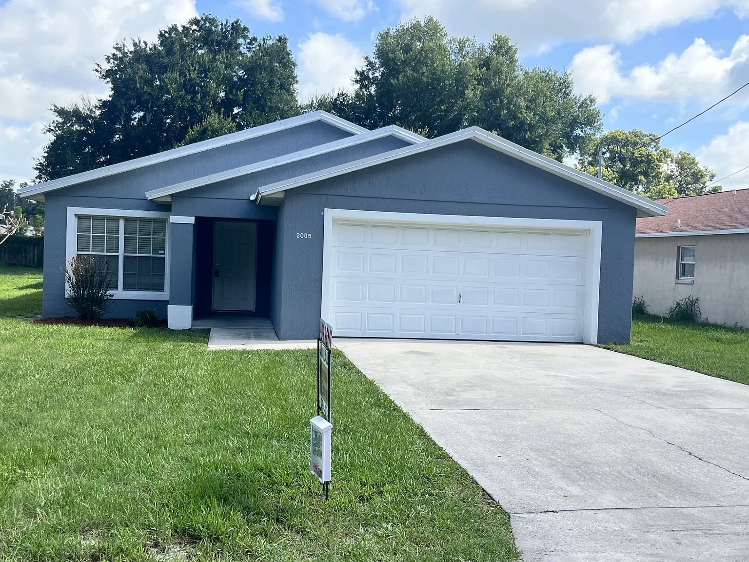 3 bed, 1600 sqft, $1,950 — Photo 1