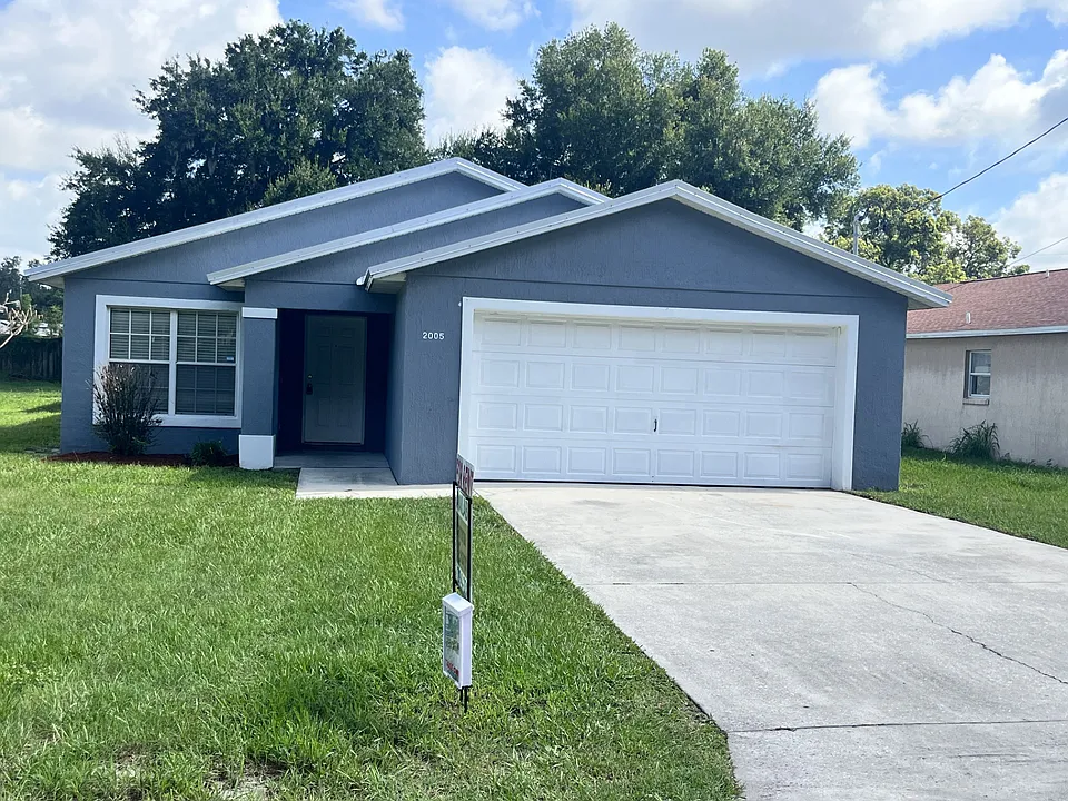 2005 Lake Eloise Dr N