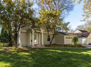 419 Derbyshire Rd, Waterloo, IA 50701