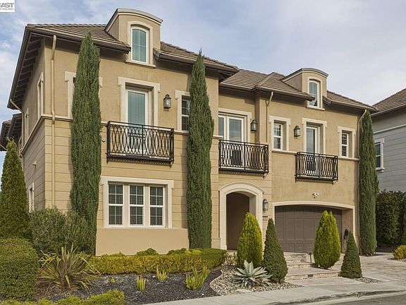 5th image of 2049 Elderberry Dr