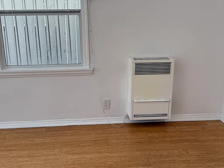 7717A Romaine St — Photo 16