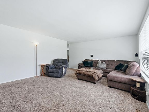 5th image of 7409 Parliament Pl