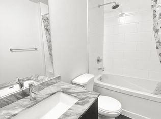 4055 Parkside Village Dr #621, Mississauga, ON L5B 0K2