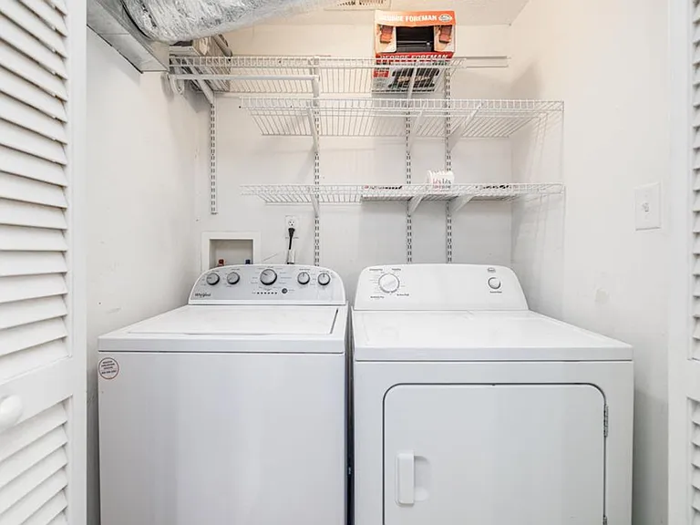 714 Hill St — Photo 11