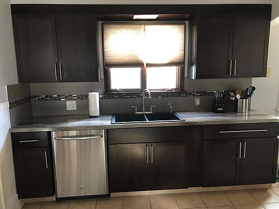 3rd image of 330 Crosby Ave
