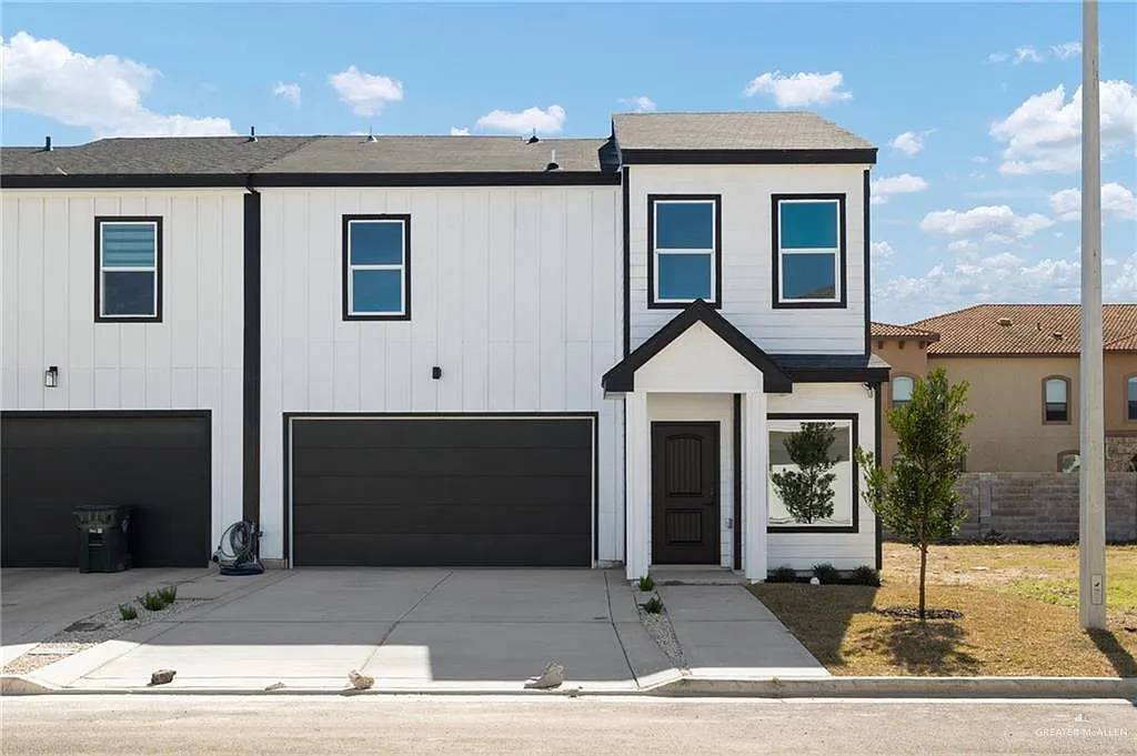 3 bed, 2.5 bath, 1591 sqft, $2,000 — Photo 1