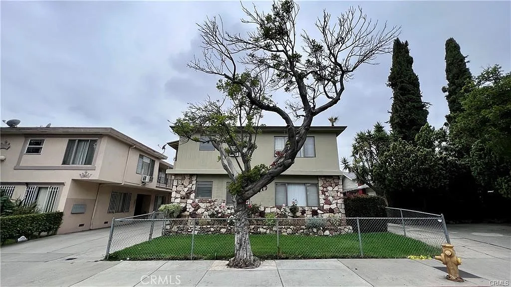 1 bed, 875 sqft, $1,895 — Photo 1