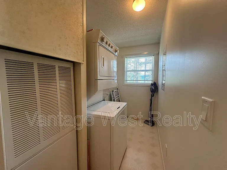 9481 Winchester Rd — Photo 14