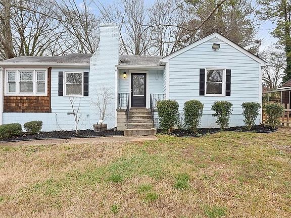 Charming bungalow in Boulevard Crossing Park!