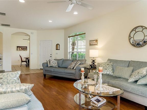 5th image of 4981 Whispering Oaks Dr