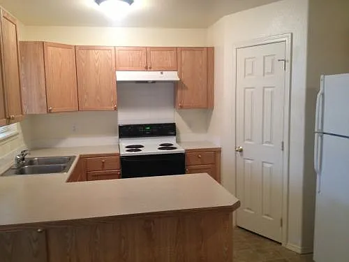 1187 Rockridge St — Photo 2